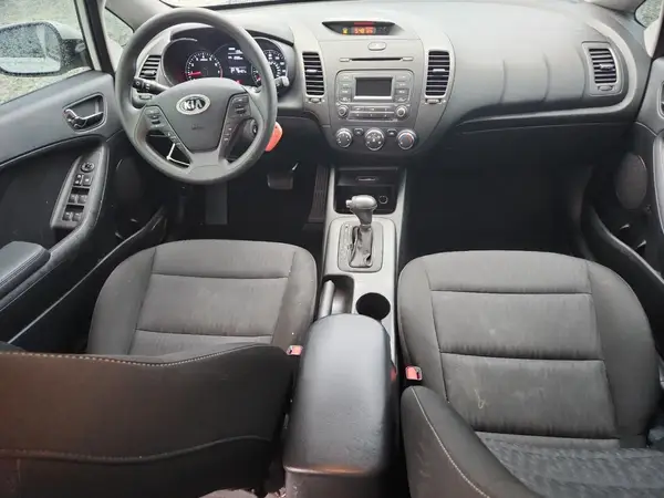 KNAFK4A68G5605568 2016 KIA FORTE - Image 8