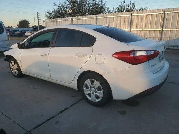 KNAFK4A68G5607126 2016 KIA FORTE - Image 2