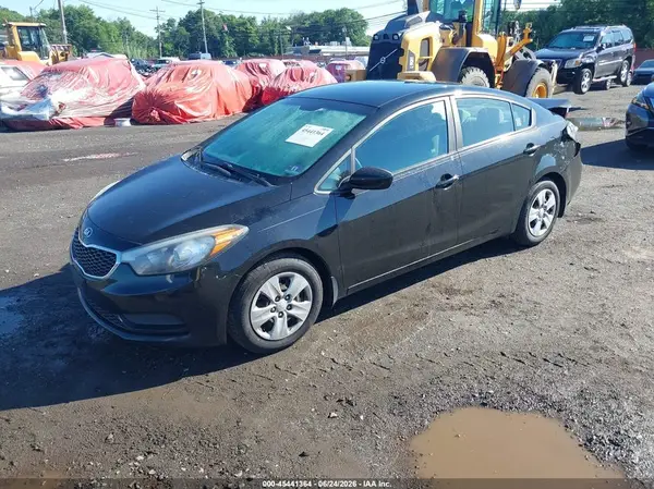 KNAFK4A68G5609362 2016 KIA FORTE - Image 2