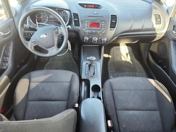 KNAFK4A68G5613055 2016 KIA FORTE - Image 8