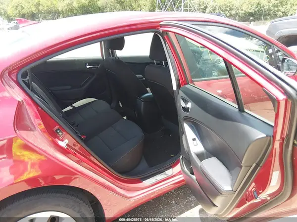 KNAFK4A68G5613377 2016 KIA FORTE - Image 8