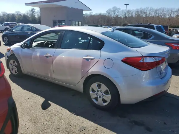 KNAFK4A68G5615341 2016 KIA FORTE - Image 2