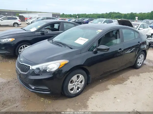 KNAFK4A68G5615436 2016 KIA FORTE - Image 2