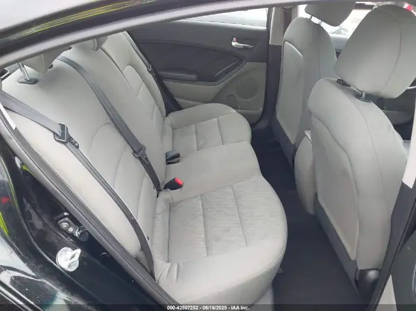 KNAFK4A68G5615436 2016 KIA FORTE - Image 8