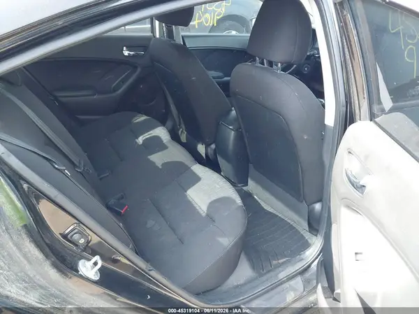 KNAFK4A68G5616361 2016 KIA FORTE - Image 8