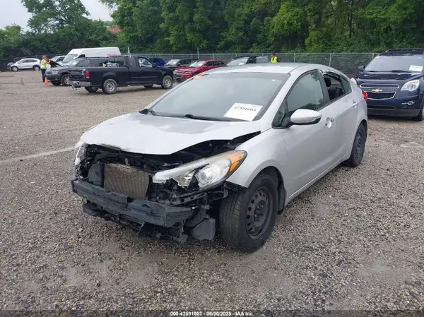 KNAFK4A68G5616747 2016 KIA FORTE - Image 2