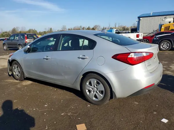 KNAFK4A68G5617610 2016 KIA FORTE - Image 2