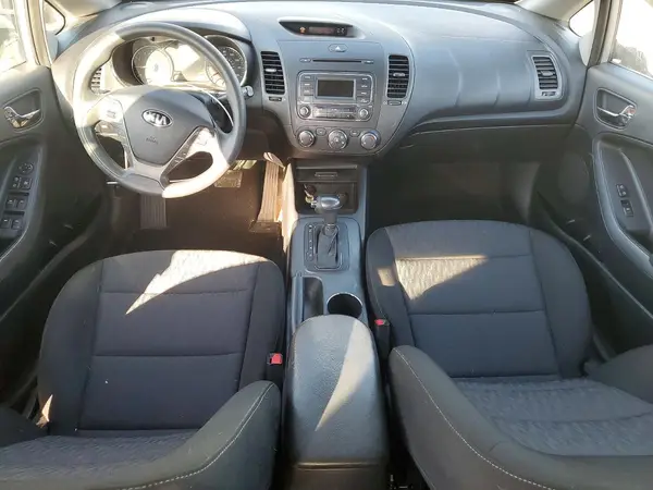 KNAFK4A68G5617610 2016 KIA FORTE - Image 8