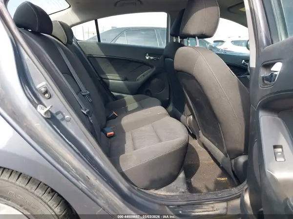 KNAFK4A69G5445457 2016 KIA FORTE - Image 8