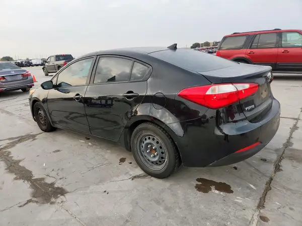 KNAFK4A69G5445877 2016 KIA FORTE - Image 2