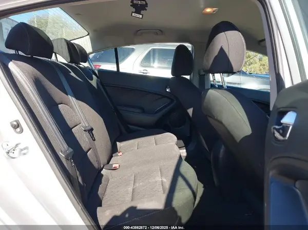 KNAFK4A69G5458970 2016 KIA FORTE - Image 8
