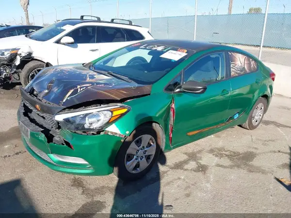 KNAFK4A69G5463084 2016 KIA FORTE - Image 2