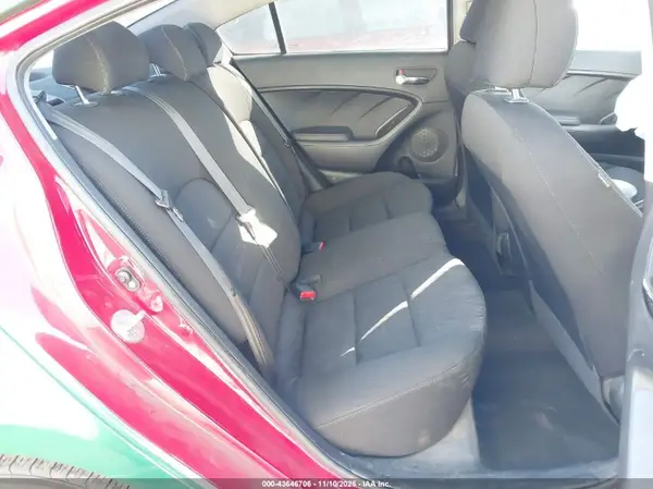 KNAFK4A69G5463084 2016 KIA FORTE - Image 8