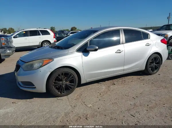 KNAFK4A69G5487370 2016 KIA FORTE - Image 2