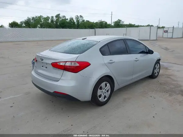 KNAFK4A69G5493458 2016 KIA FORTE - Image 2