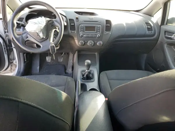 KNAFK4A69G5501624 2016 KIA FORTE - Image 8