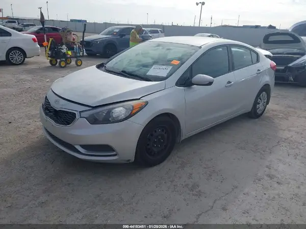 KNAFK4A69G5508993 2016 KIA FORTE - Image 2