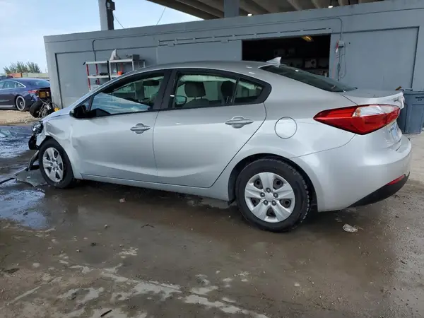KNAFK4A69G5517323 2016 KIA FORTE - Image 2