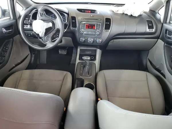 KNAFK4A69G5517323 2016 KIA FORTE - Image 8