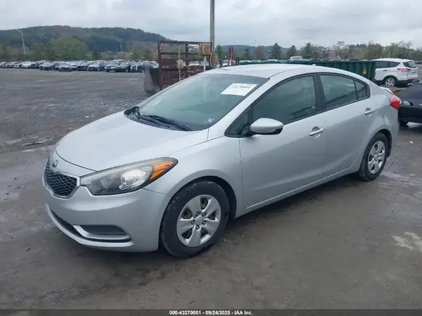 KNAFK4A69G5525597 2016 KIA FORTE - Image 2
