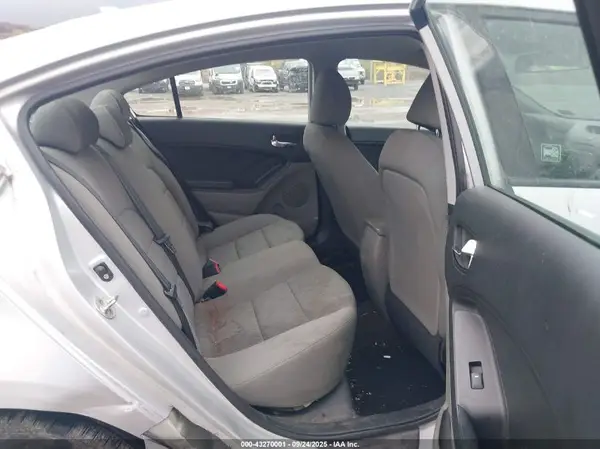 KNAFK4A69G5525597 2016 KIA FORTE - Image 8