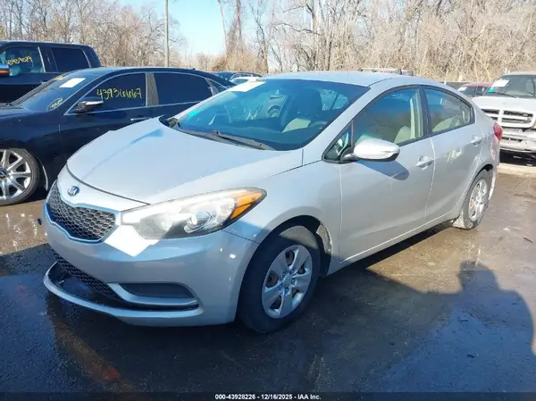 KNAFK4A69G5536034 2016 KIA FORTE - Image 2