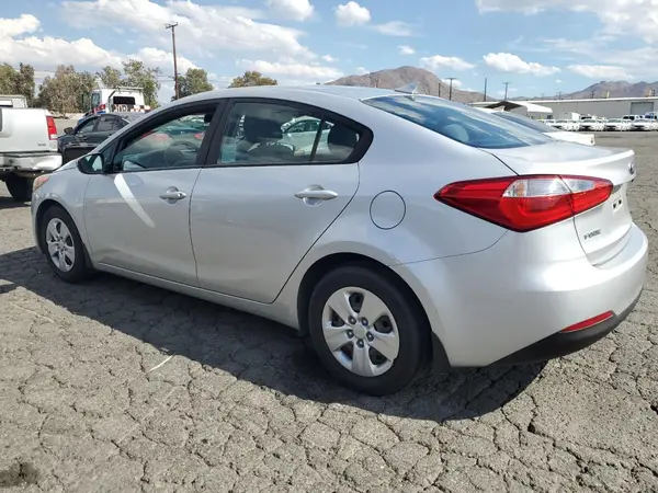 KNAFK4A69G5550368 2016 KIA FORTE - Image 2