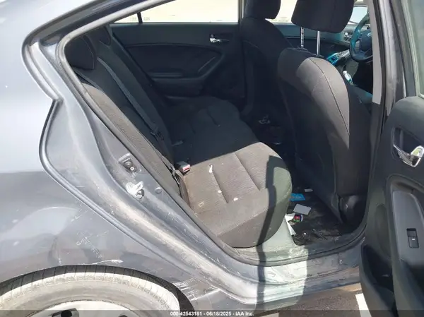 KNAFK4A69G5565839 2016 KIA FORTE - Image 8