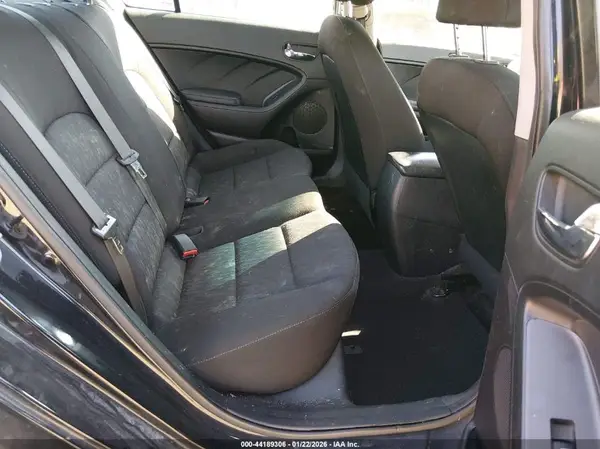 KNAFK4A69G5569194 2016 KIA FORTE - Image 8