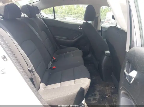 KNAFK4A69G5569891 2016 KIA FORTE - Image 8