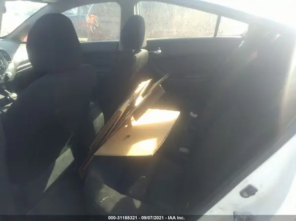 KNAFK4A69G5572192 2016 KIA FORTE - Image 8