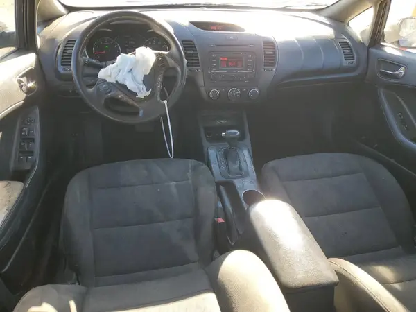 KNAFK4A69G5572693 2016 KIA FORTE - Image 8