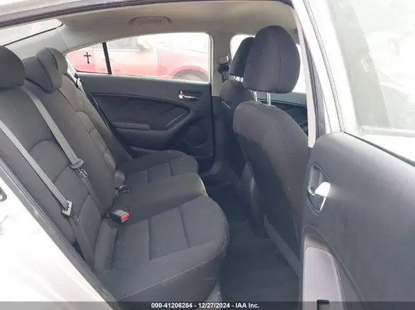 KNAFK4A69G5577585 2016 KIA FORTE - Image 8