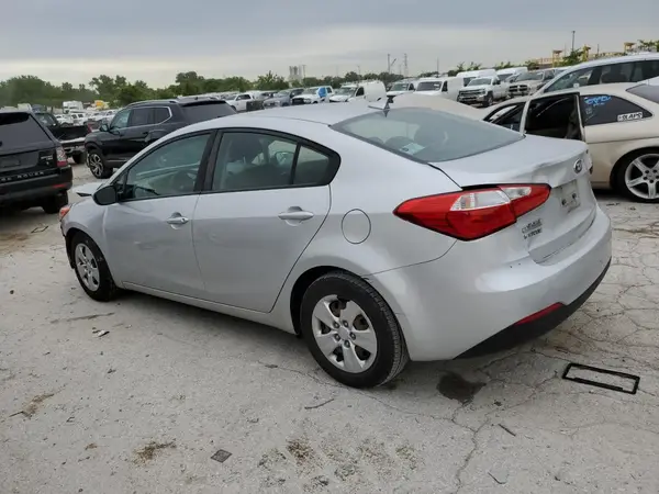 KNAFK4A69G5585010 2016 KIA FORTE - Image 2
