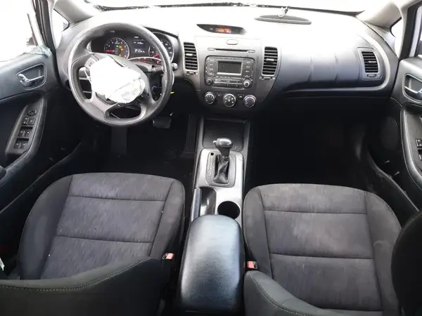 KNAFK4A69G5586612 2016 KIA FORTE - Image 8