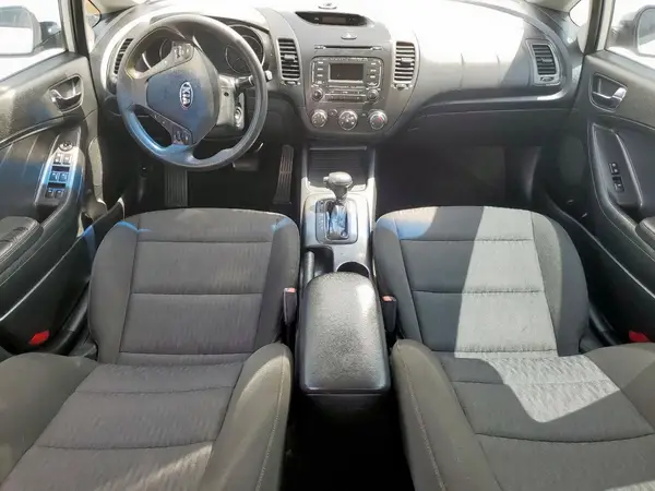 KNAFK4A69G5586660 2016 KIA FORTE - Image 8
