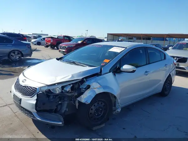 KNAFK4A69G5589025 2016 KIA FORTE - Image 2