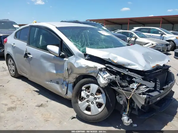 KNAFK4A69G5591907 2016 KIA FORTE - Image 1