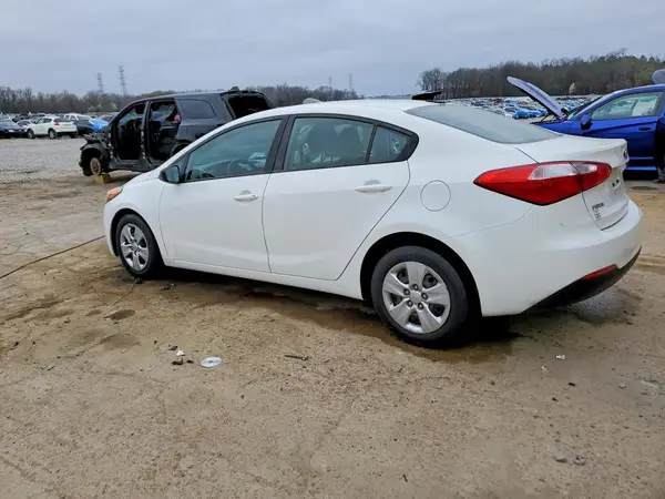 KNAFK4A69G5605529 2016 KIA FORTE - Image 2