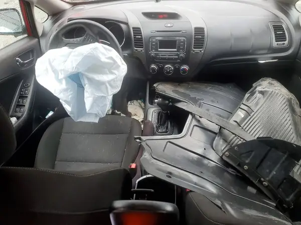 KNAFK4A69G5609290 2016 KIA FORTE - Image 8