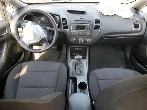 KNAFK4A69G5612240 2016 KIA FORTE - Image 8