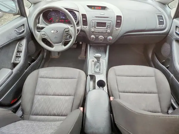 KNAFK4A69G5613579 2016 KIA FORTE - Image 8