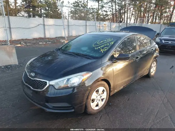 KNAFK4A69G5614361 2016 KIA FORTE - Image 2