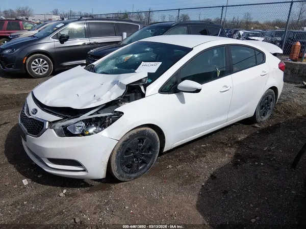KNAFK4A69G5615705 2016 KIA FORTE - Image 2