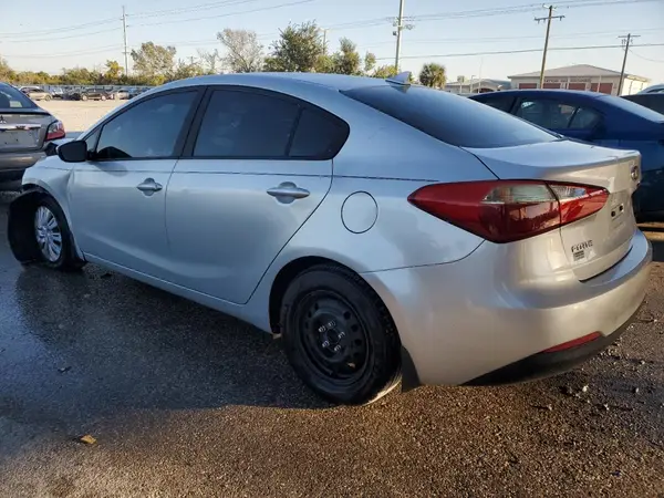 KNAFK4A69G5616112 2016 KIA FORTE - Image 2