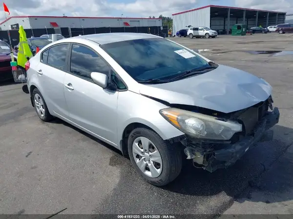 KNAFK4A69G5618572 2016 KIA FORTE - Image 1