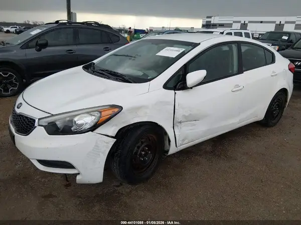 KNAFK4A69G5619995 2016 KIA FORTE - Image 2
