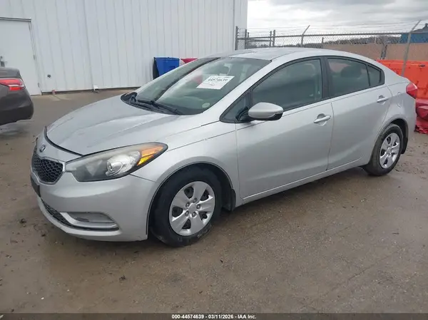 KNAFK4A6XG5445175 2016 KIA FORTE - Image 2