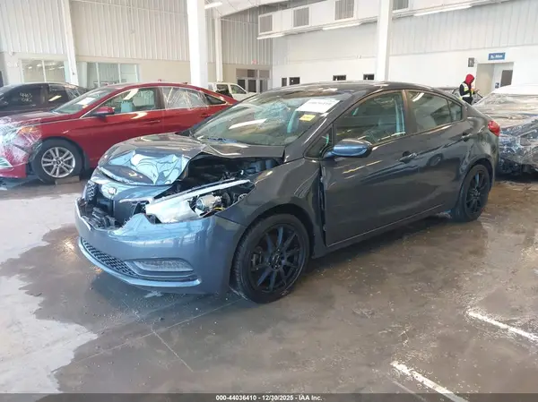 KNAFK4A6XG5460162 2016 KIA FORTE - Image 2