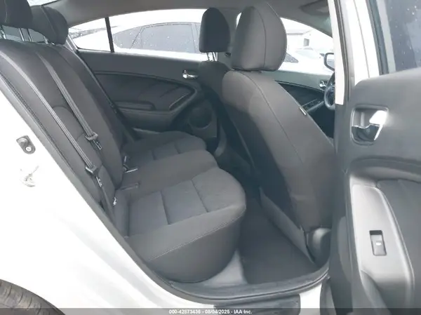 KNAFK4A6XG5492125 2016 KIA FORTE - Image 8